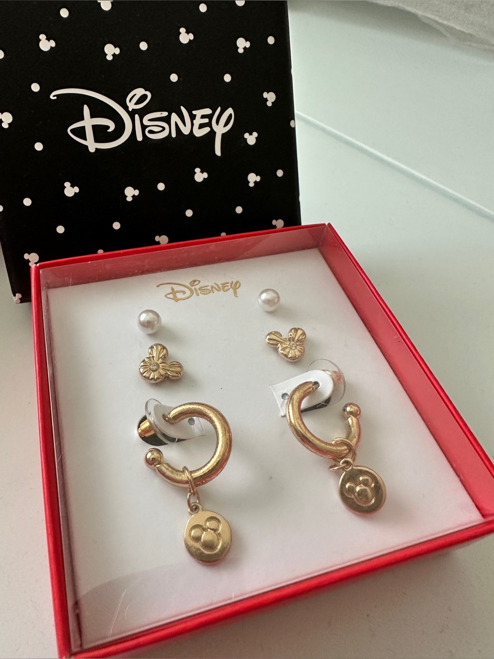 Disney official Earings set is 3